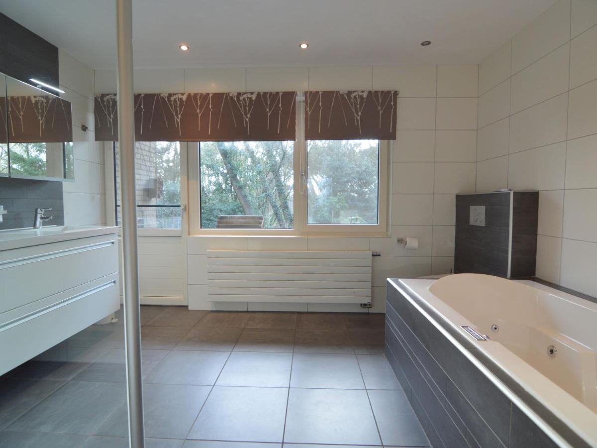 Stunning Villa In Venhorst With Sauna 외부 사진